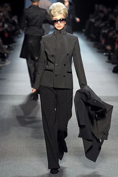 Look 4